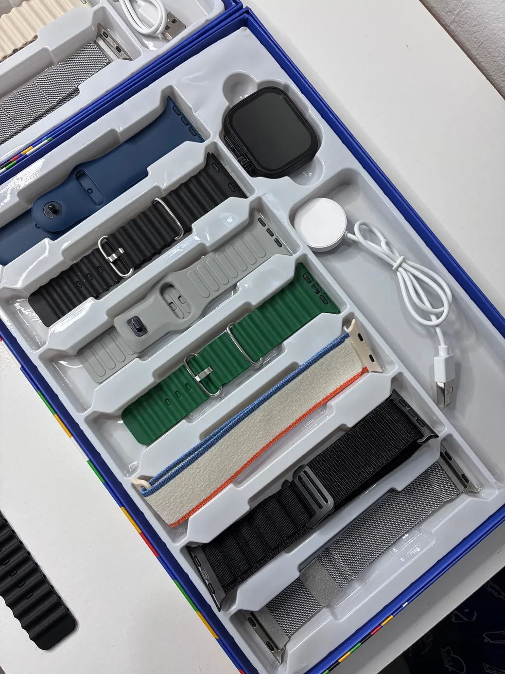 Cofre Smartwatch 7 en 1 con Malla de Metal | Llamadas, Salud y Funciones Completas