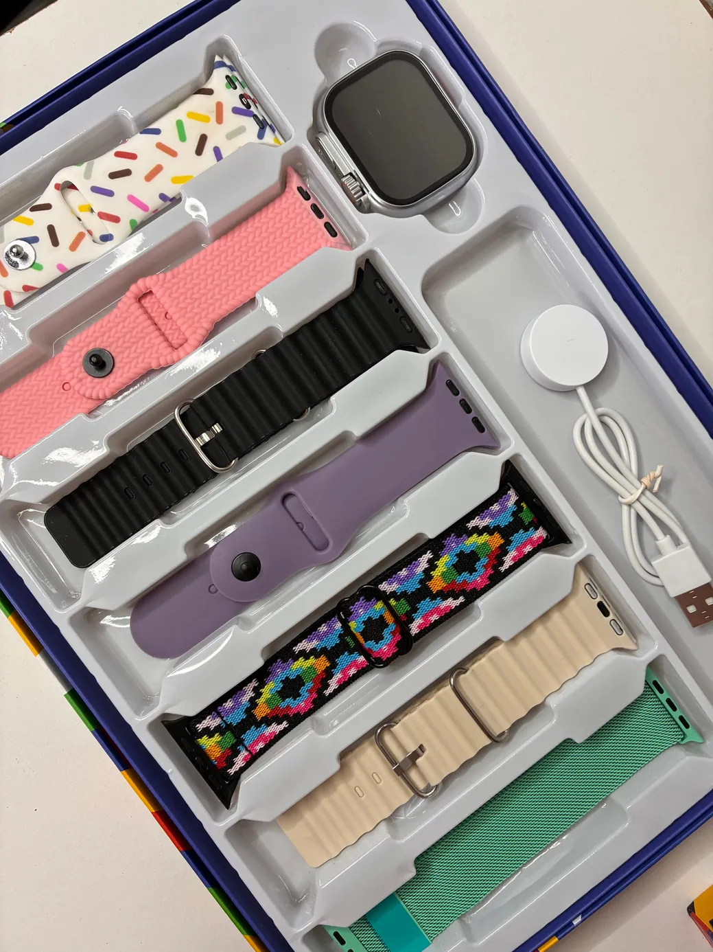 Cofre Smartwatch 7 en 1 con Malla de Metal | Llamadas, Salud y Funciones Completas