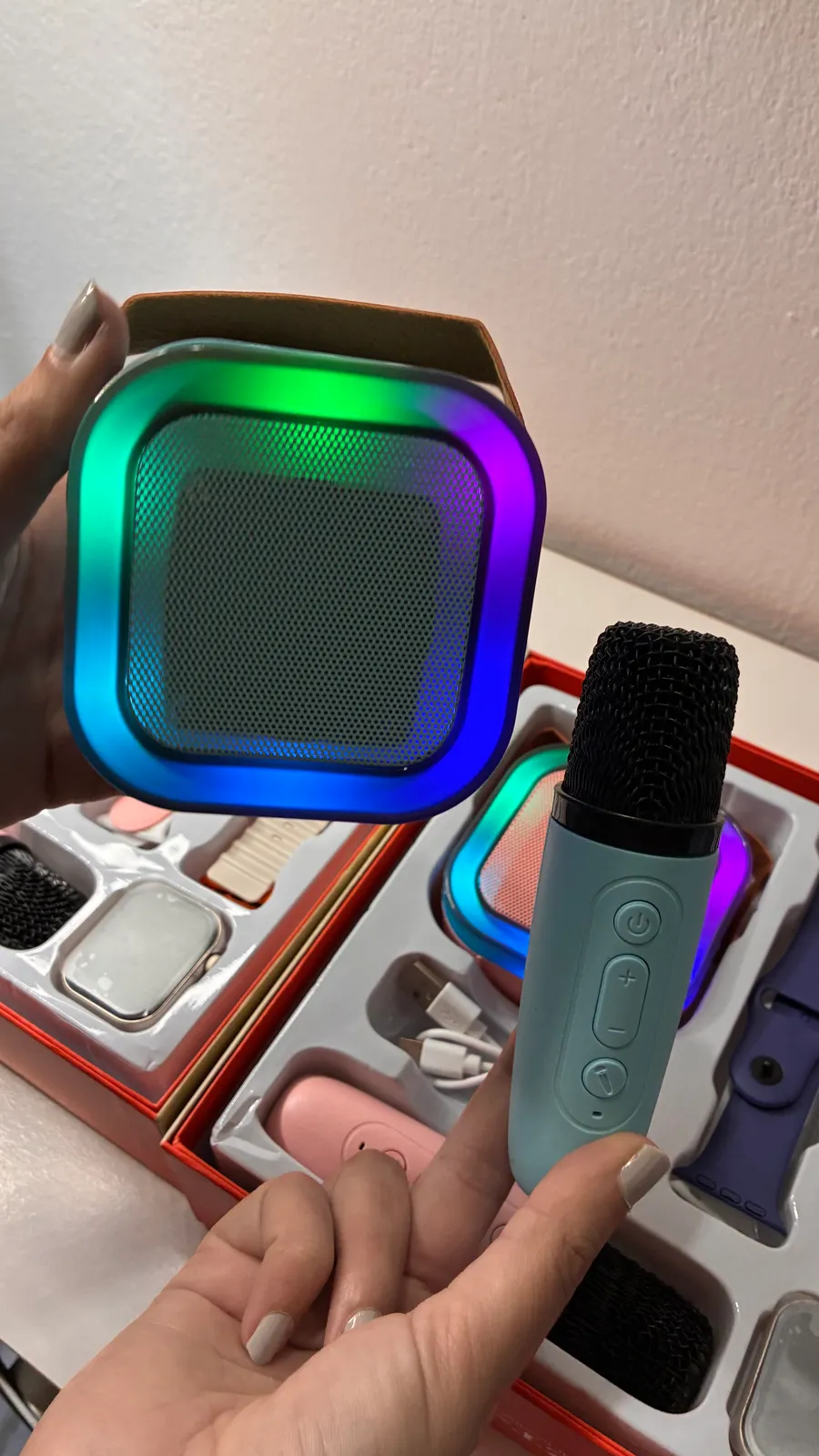 Combo Smartwatch + Micrófono Karaoke + 4 correas intercambiables